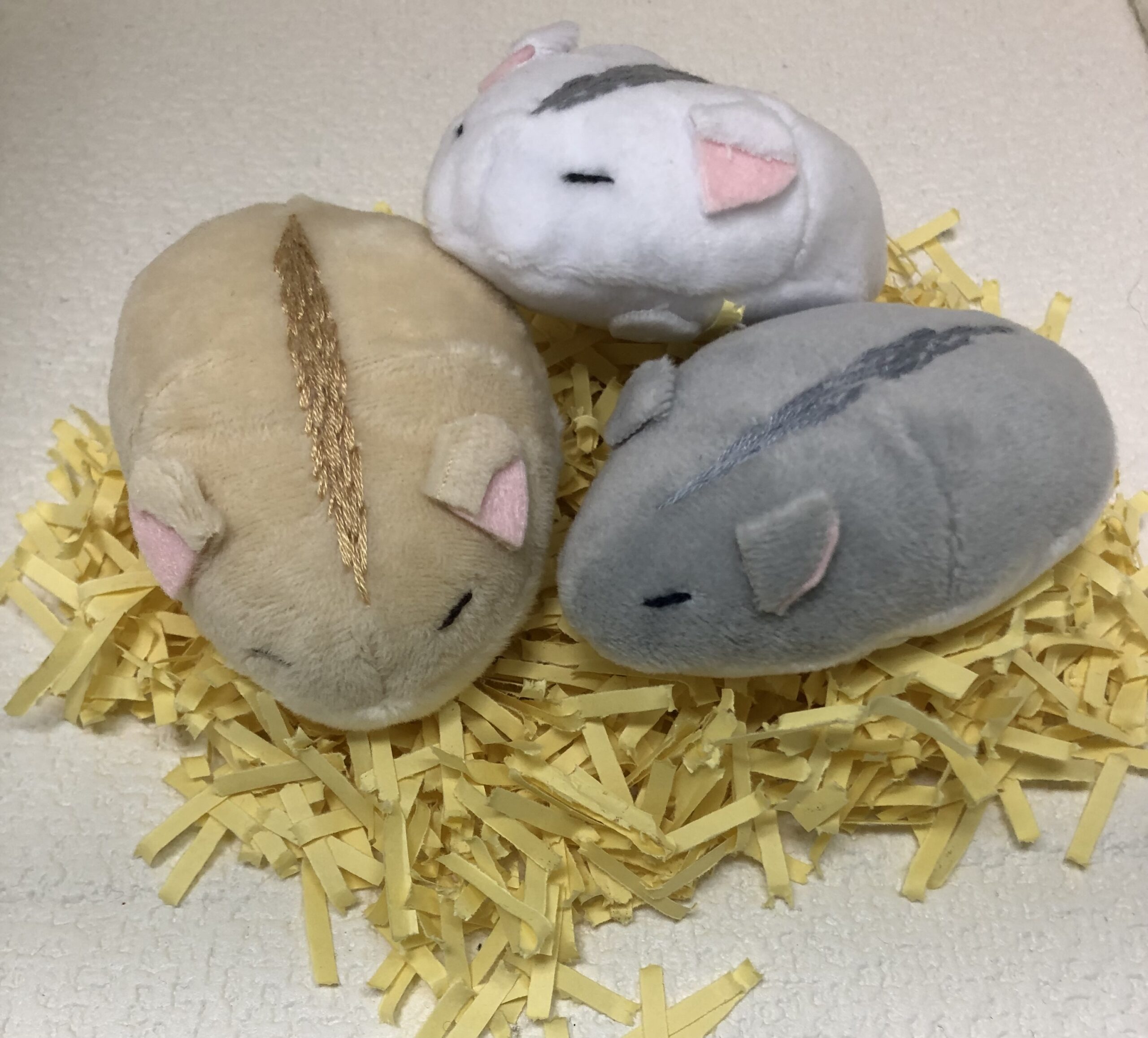 溶けているジャンガリアンハムスターのぬいぐるみを作ってみた